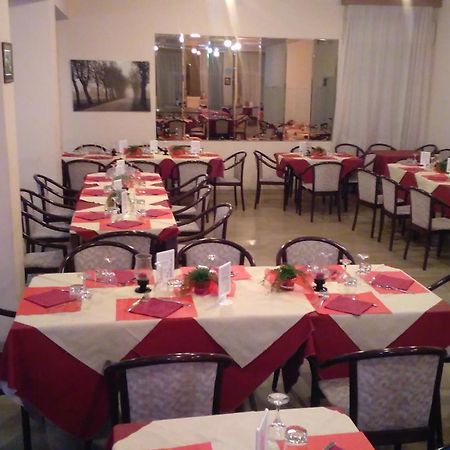 Hotel Glenn Rimini Luaran gambar