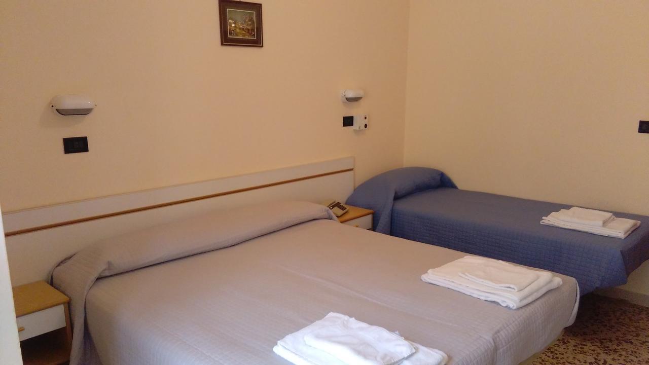Hotel Glenn Rimini Luaran gambar