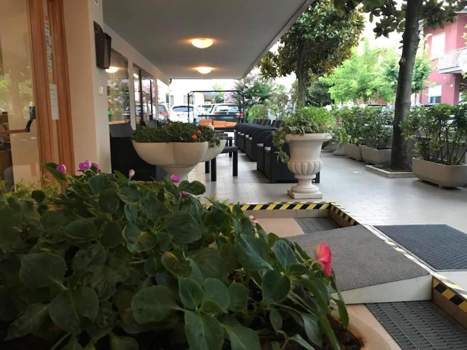 Hotel Glenn Rimini Luaran gambar